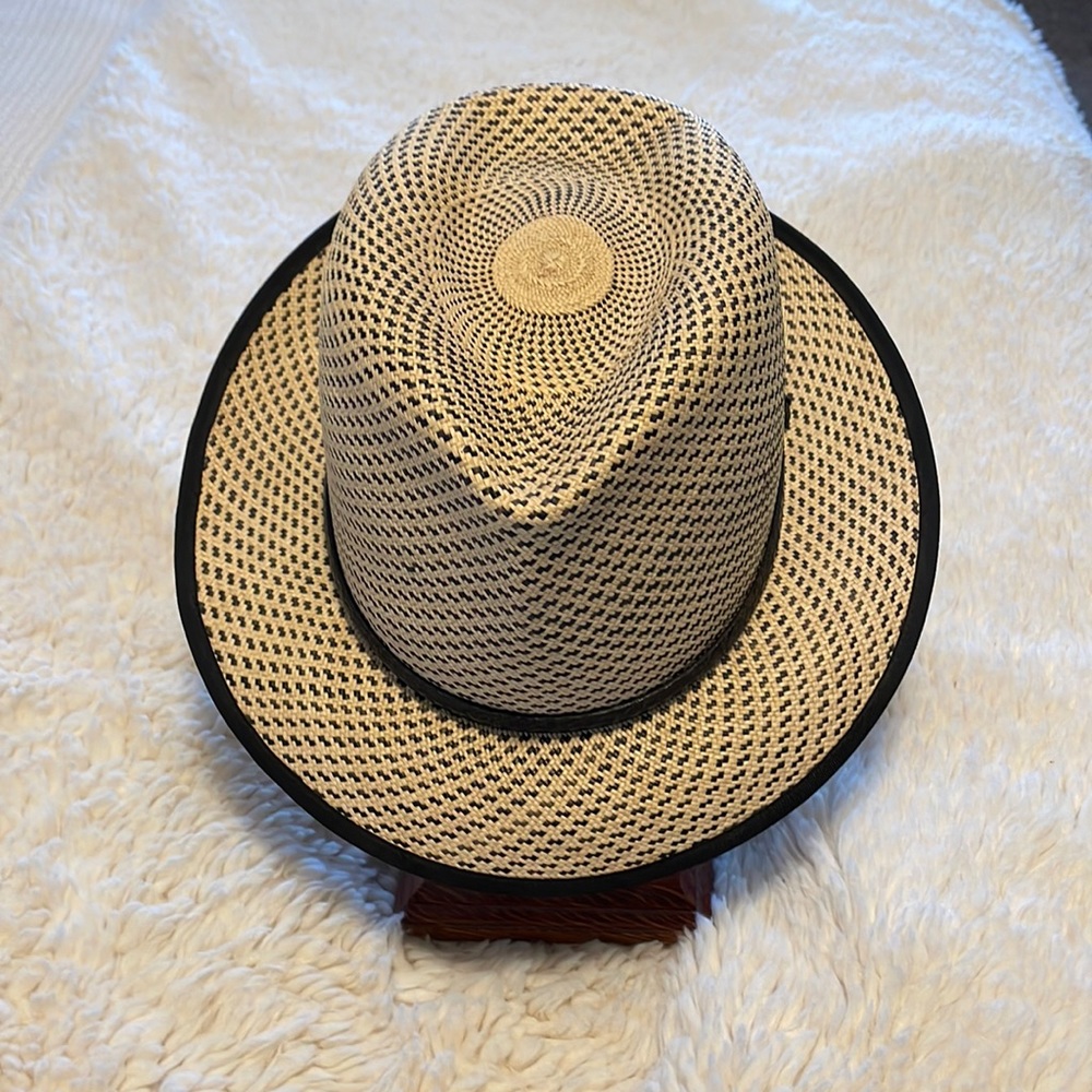 New Yorker Fedora- 7 1/8 (57 cm) Fino Montecristi -Handwoven in Ecuador